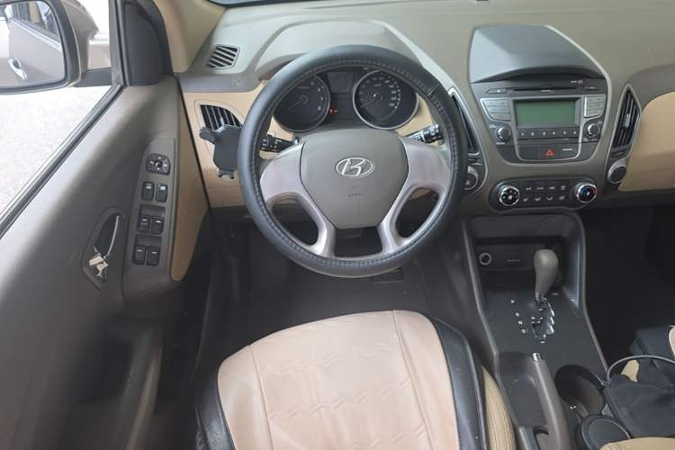 Used Hyundai ix35 2012 2.0L Automatic Two-Wheel Drive New Edition GL Steering Wheel