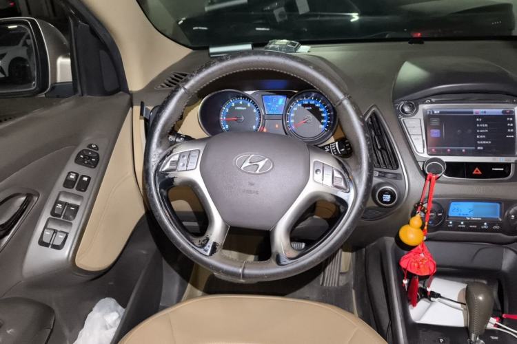Used Hyundai ix35 2012 2.0L Automatic Two-Wheel Drive Elite Edition GLS Steering Wheel