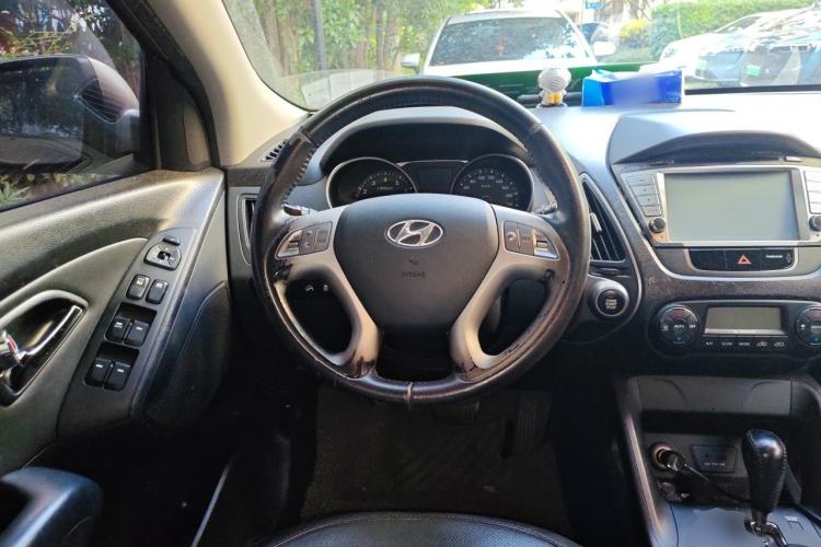 Used Hyundai ix35 2012 2.0L Automatic Two-Wheel Drive Elite Edition GLS Steering Wheel
