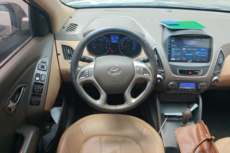 Used Hyundai ix35 2012 2.0L Automatic Two-Wheel Drive Elite Edition GLS Steering Wheel