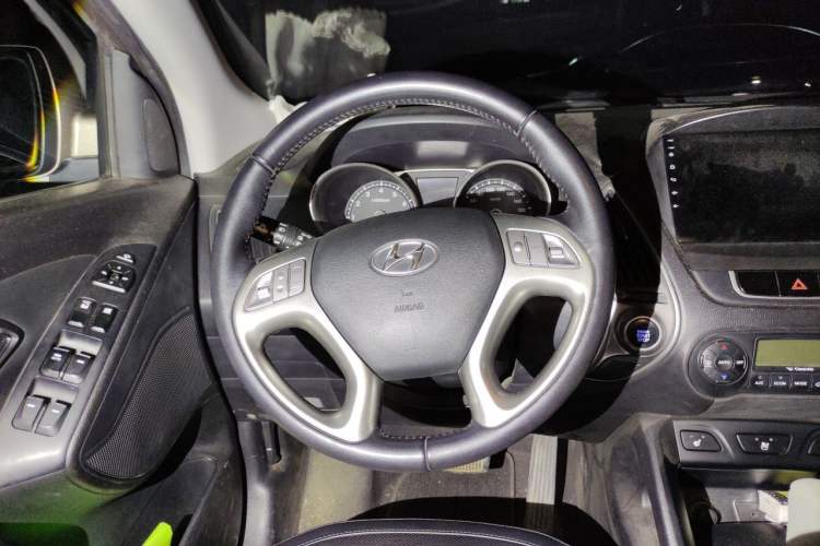 Used Hyundai ix35 2012 2.0L Automatic 4x4 Prestige Edition GLS Steering Wheel