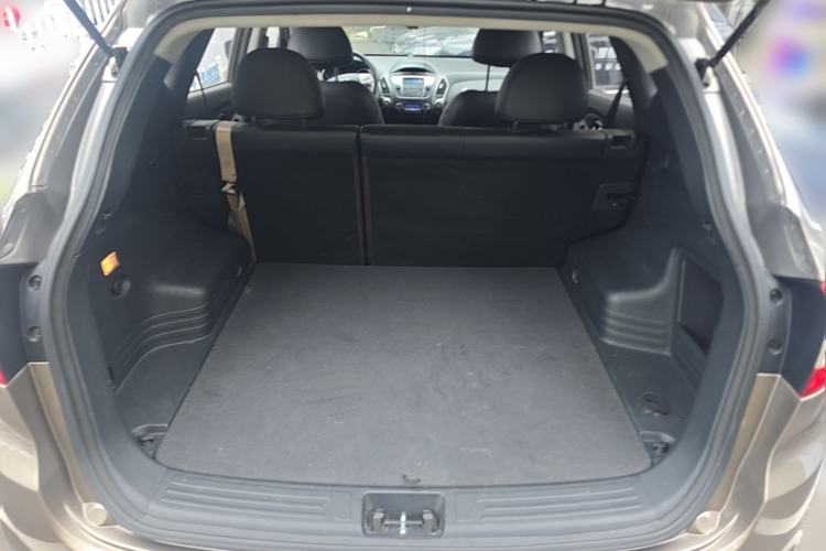Used Hyundai ix35 2012 2.0L Automatic Two-Wheel Drive Elite Edition GLS Trunk