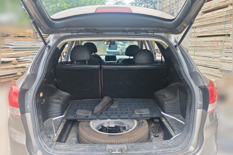 Used Hyundai ix35 2012 2.0L Automatic Two-Wheel Drive Elite Edition GLS Trunk