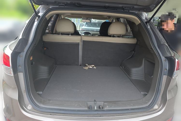Used Hyundai ix35 2012 2.0L Automatic Two-Wheel Drive New Edition GL Trunk