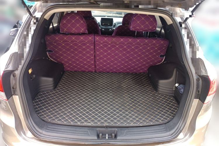 Used Hyundai ix35 2012 2.0L Manual Two-Wheel Drive New Edition GL Trunk