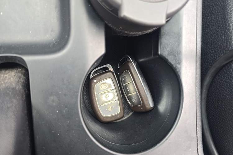 Used Hyundai ix35 2012 2.0L Automatic Two-Wheel Drive Elite Edition GLS Vehicle Key