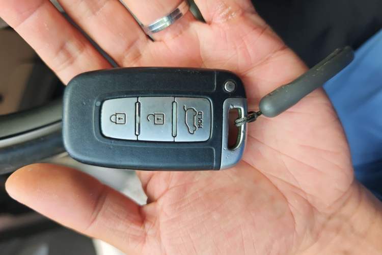 Used Hyundai ix35 2012 2.0L Automatic Two-Wheel Drive Elite Edition GLS Vehicle Key