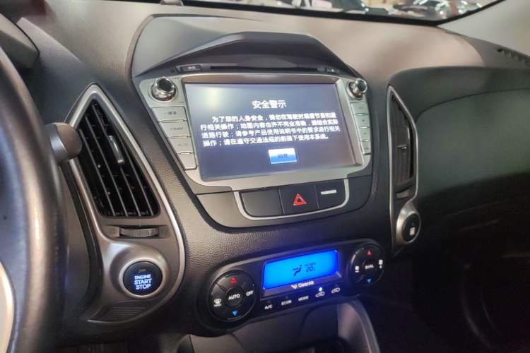 Used Hyundai ix35 2013 2.0L Automatic Two-Wheel Drive Smart GLS China IV Standard Audio And AC Panel