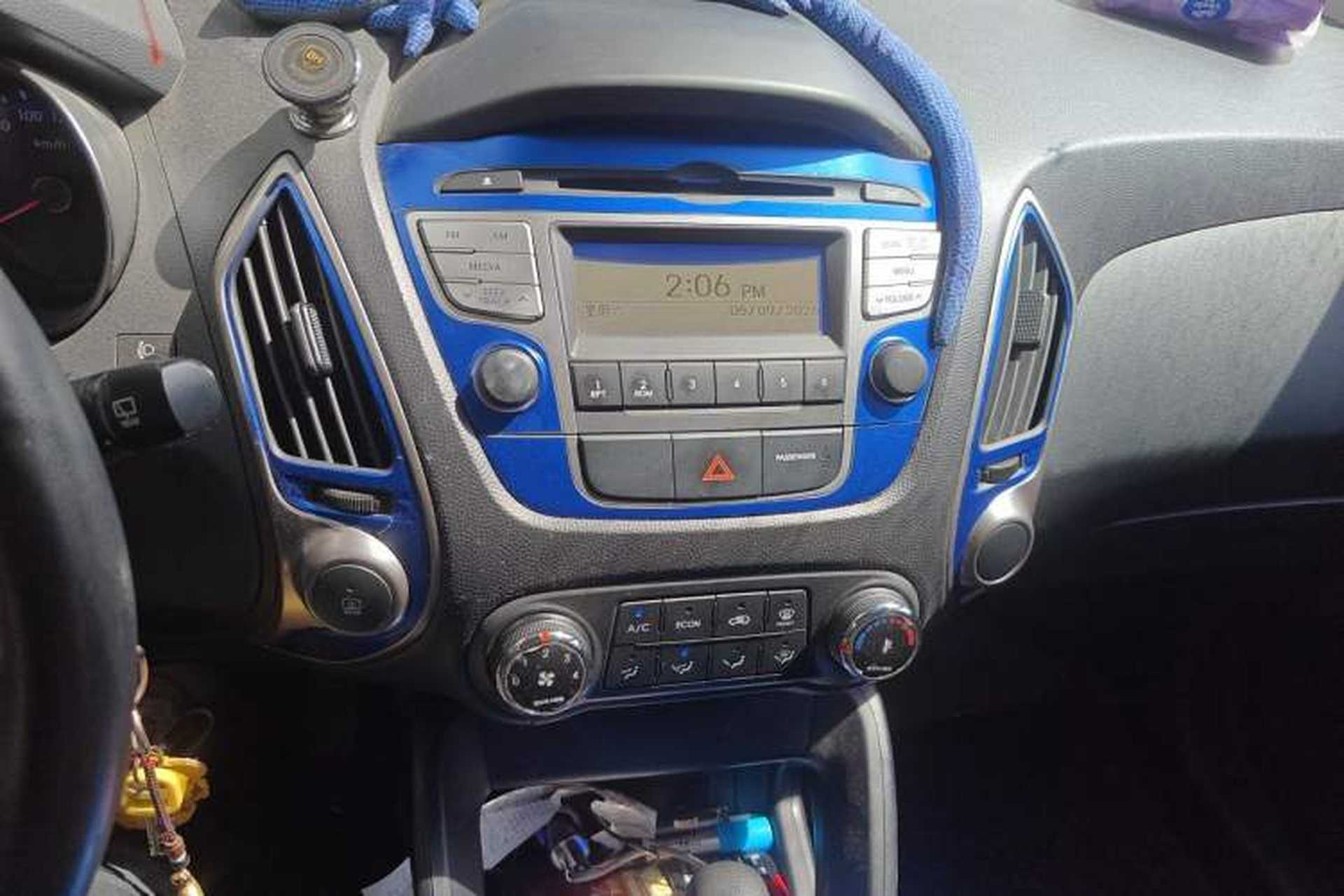 Used Hyundai ix35 2013 2.0L Automatic 2WD Comfort GL China IV Standard Audio And AC Panel