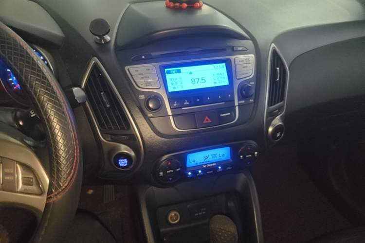 Used Hyundai ix35 2013 2.0L Automatic Two-Wheel Drive Smart GLS China IV Standard Audio And AC Panel