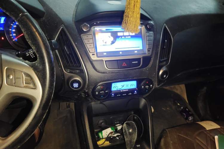 Used Hyundai ix35 2013 2.0L Automatic Two-Wheel Drive Smart GLS China IV Standard Audio And AC Panel