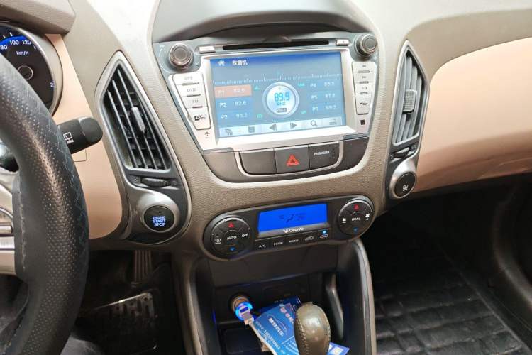 Used Hyundai ix35 2013 2.0L Automatic Two-Wheel Drive Smart GLS China IV Standard Audio And AC Panel