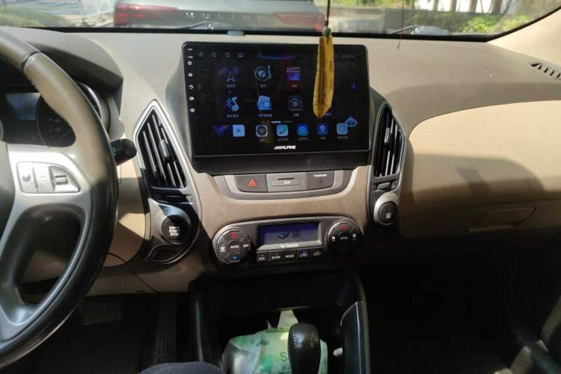 Used Hyundai ix35 2013 2.0L Automatic 4x4 Intelligent GLS China IV Standard Audio And AC Panel