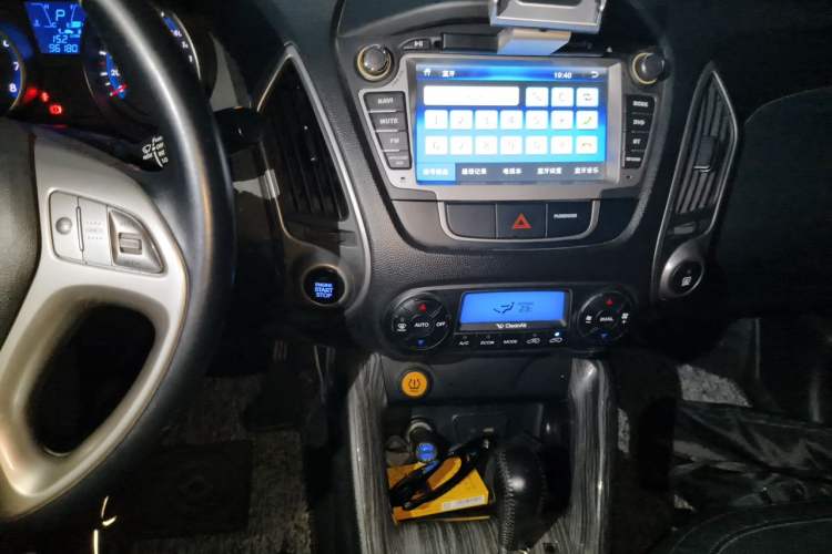 Used Hyundai ix35 2013 2.0L Automatic Two-Wheel Drive Smart GLS China IV Standard Audio And AC Panel