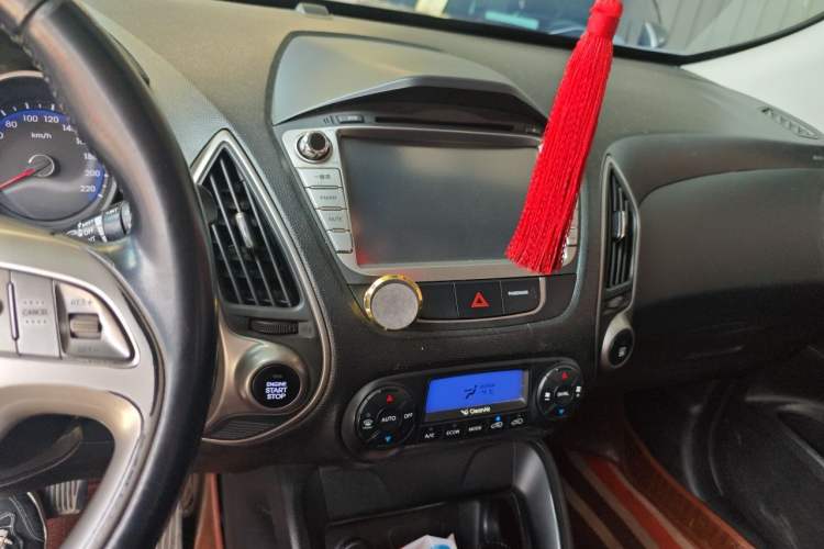 Used Hyundai ix35 2013 2.0L Automatic Two-Wheel Drive Smart GLS China IV Standard Audio And AC Panel