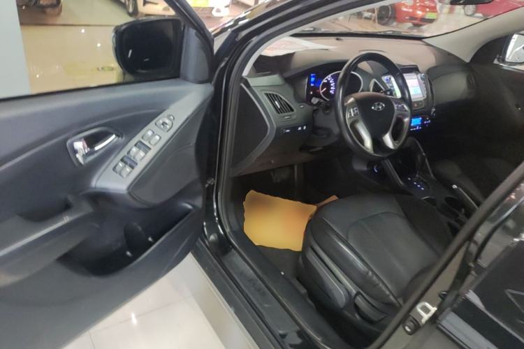 Used Hyundai ix35 2013 2.0L Automatic Two-Wheel Drive Smart GLS China IV Standard Driver Seat