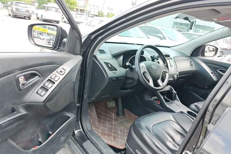 Used Hyundai ix35 2013 2.0L Automatic Two-Wheel Drive Smart GLS China V Standard Driver Seat