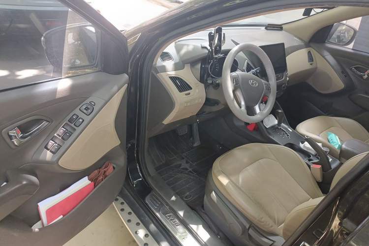 Used Hyundai ix35 2013 2.0L Automatic Two-Wheel Drive Smart GLS China IV Standard Driver Seat