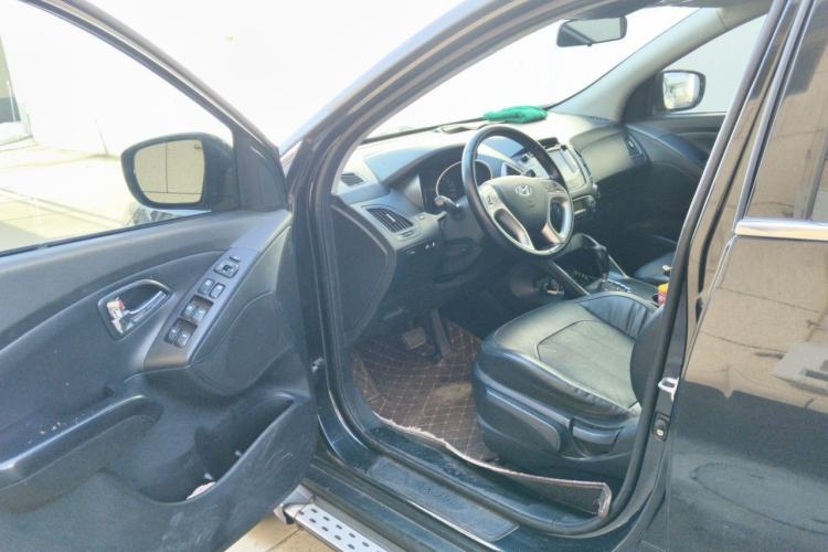 Used Hyundai ix35 2013 2.0L Automatic Two-Wheel Drive Smart GLS China IV Standard Driver Seat