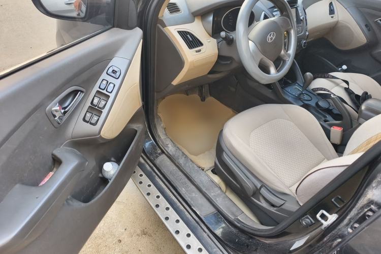 Used Hyundai ix35 2013 2.0L Automatic 2WD Comfort GL China IV Standard Driver Seat