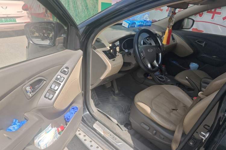 Used Hyundai ix35 2013 2.0L Automatic Two-Wheel Drive Smart GLS China IV Standard Driver Seat