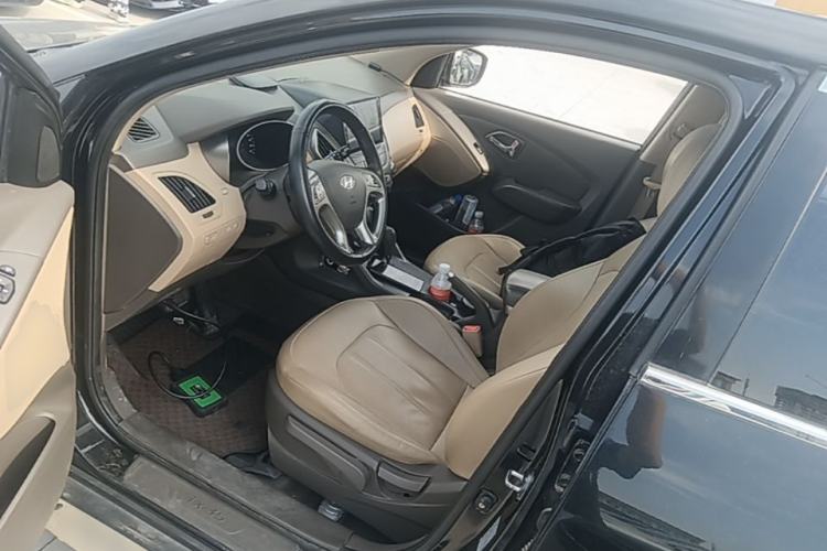 Used Hyundai ix35 2013 2.0L Automatic Two-Wheel Drive Smart GLS China IV Standard Driver Seat