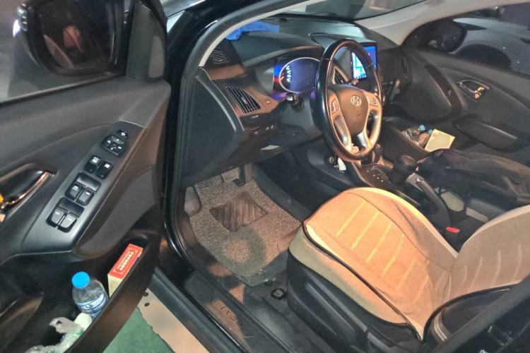 Used Hyundai ix35 2013 2.0L Automatic Two-Wheel Drive Smart GLS China IV Standard Driver Seat