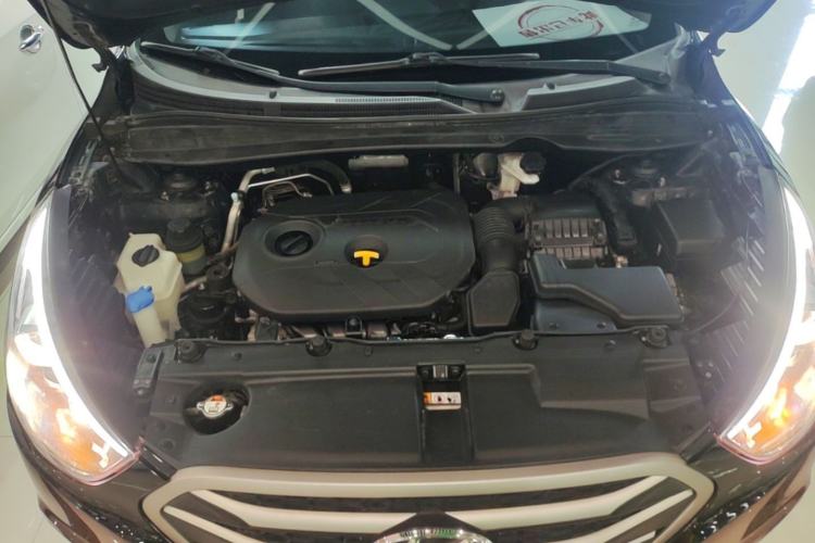 Used Hyundai ix35 2013 2.0L Automatic Two-Wheel Drive Smart GLS China IV Standard Engine Bay