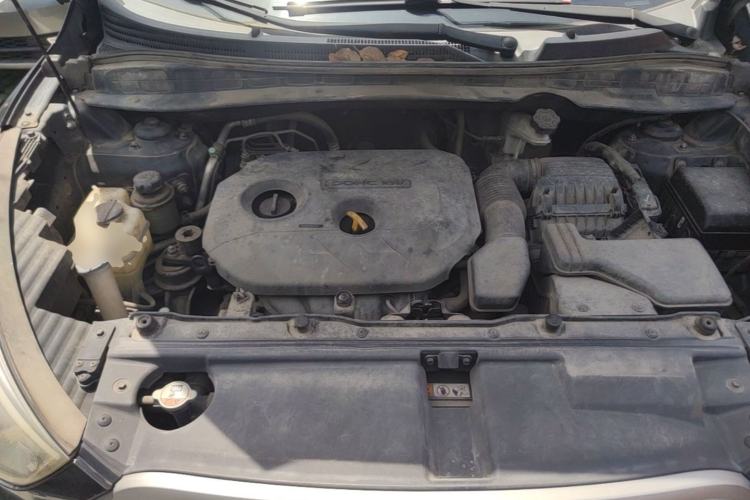 Used Hyundai ix35 2013 2.0L Automatic Two-Wheel Drive Smart GLS China V Standard Engine Bay
