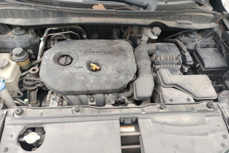 Used Hyundai ix35 2013 2.0L Automatic Two-Wheel Drive Smart GLS China IV Standard Engine Bay