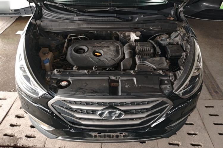 Used Hyundai ix35 2013 2.0L Automatic Two-Wheel Drive Smart GLS China IV Standard Engine Bay