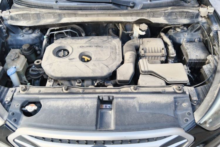 Used Hyundai ix35 2013 2.0L Automatic Two-Wheel Drive Smart GLS China IV Standard Engine Bay