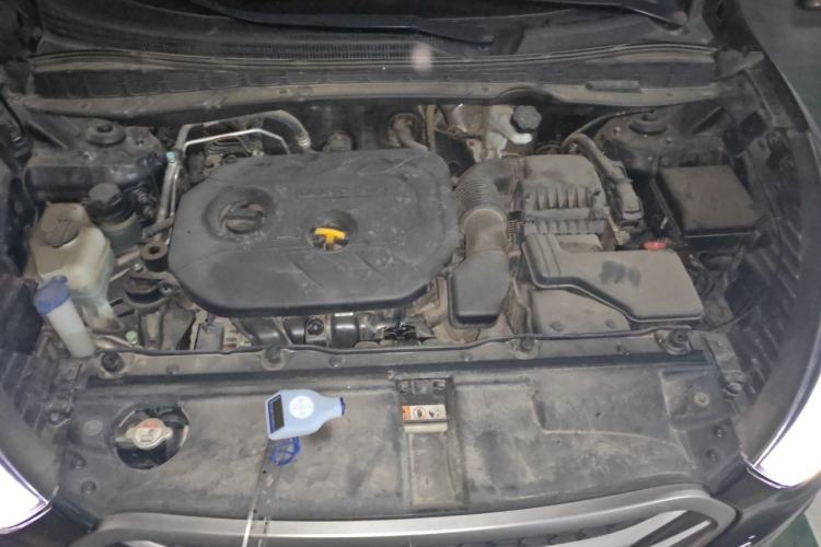 Used Hyundai ix35 2013 2.0L Automatic Two-Wheel Drive Smart GLS China IV Standard Engine Bay