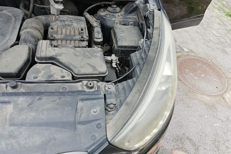 Used Hyundai ix35 2013 2.0L Automatic Two-Wheel Drive Smart GLS China V Standard Engine Bay Left