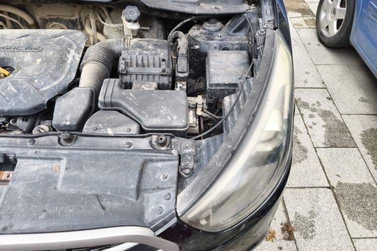 Used Hyundai ix35 2013 2.0L Automatic Two-Wheel Drive Smart GLS China V Standard Engine Bay Left