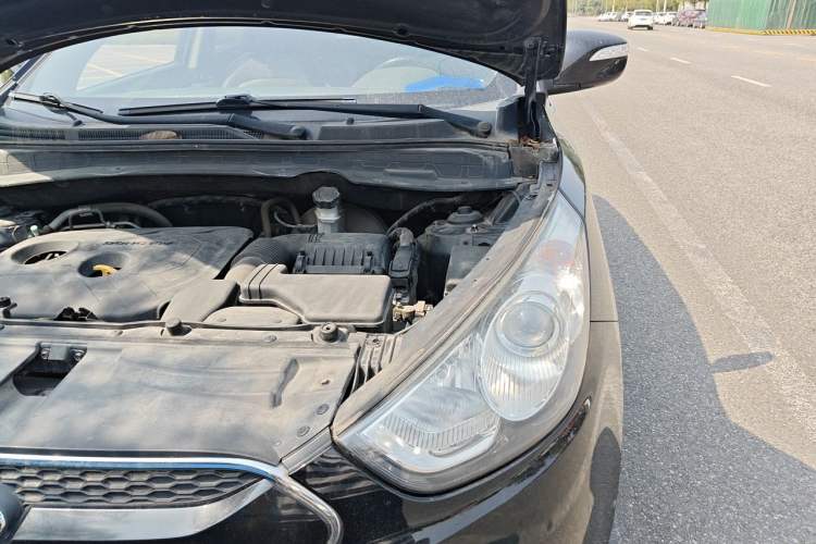 Used Hyundai ix35 2013 2.0L Automatic 2WD Comfort GL China IV Standard Engine Bay Left