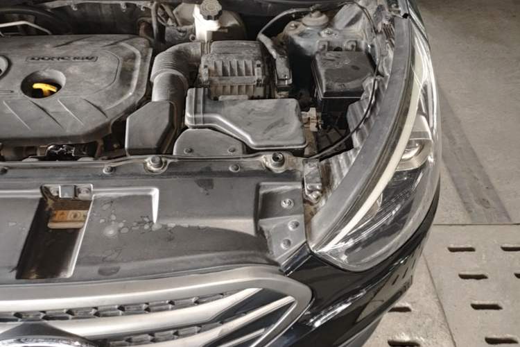 Used Hyundai ix35 2013 2.0L Automatic Two-Wheel Drive Smart GLS China IV Standard Engine Bay Left