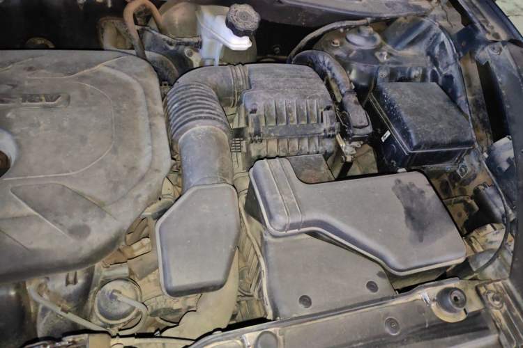 Used Hyundai ix35 2013 2.0L Automatic Two-Wheel Drive Smart GLS China IV Standard Engine Bay Left