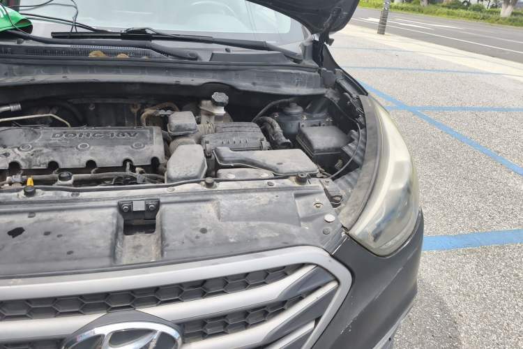 Used Hyundai ix35 2013 2.4L Automatic 2WD Leading GLX China IV Standard Engine Bay Left
