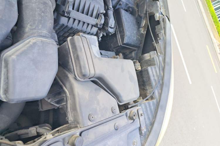 Used Hyundai ix35 2013 2.0L Automatic Two-Wheel Drive Smart GLS China IV Standard Engine Bay Left