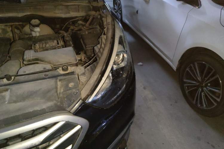 Used Hyundai ix35 2013 2.0L Automatic Two-Wheel Drive Smart GLS China IV Standard Engine Bay Left