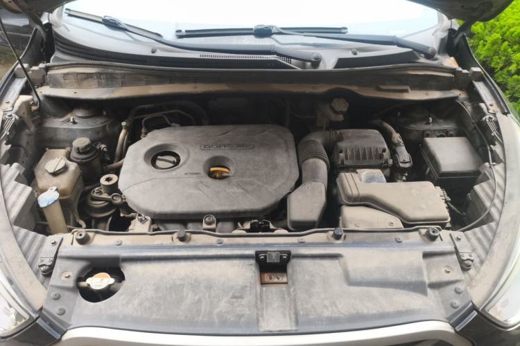 Used Hyundai ix35 2013 2.0L Automatic Two-Wheel Drive Smart GLS China IV Standard Engine Bay