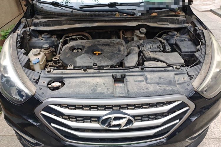 Used Hyundai ix35 2013 2.0L Automatic Two-Wheel Drive Smart GLS China IV Standard Engine Bay
