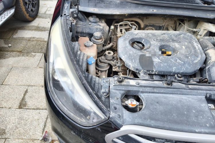 Used Hyundai ix35 2013 2.0L Automatic Two-Wheel Drive Smart GLS China V Standard Engine Bay Right