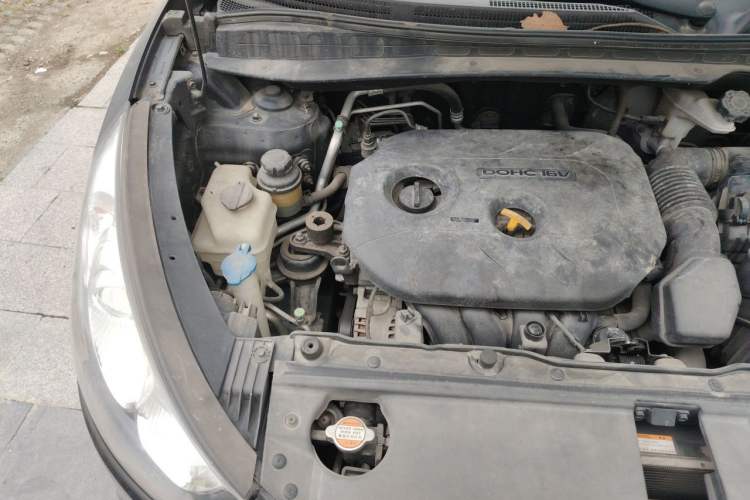 Used Hyundai ix35 2013 2.0L Automatic Two-Wheel Drive Smart GLS China IV Standard Engine Bay Right