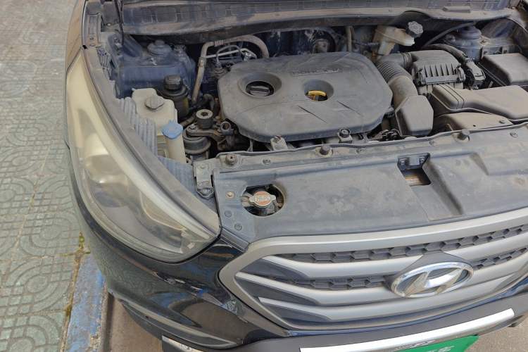 Used Hyundai ix35 2013 2.0L Automatic 2WD Comfort GL China IV Standard Engine Bay Right