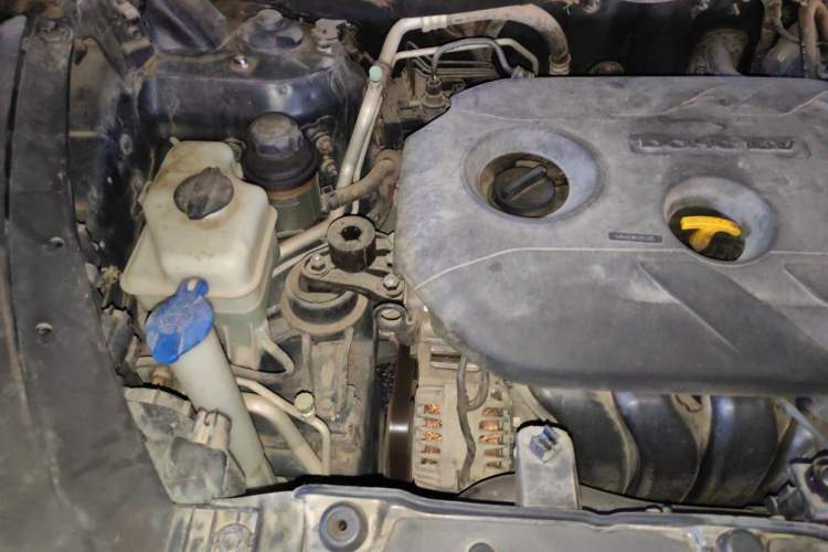 Used Hyundai ix35 2013 2.0L Automatic Two-Wheel Drive Smart GLS China IV Standard Engine Bay Right