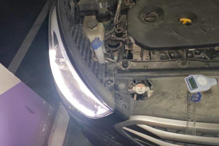 Used Hyundai ix35 2013 2.0L Automatic Two-Wheel Drive Smart GLS China IV Standard Engine Bay Right