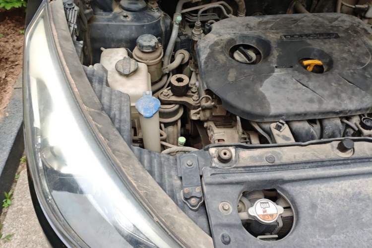 Used Hyundai ix35 2013 2.0L Automatic Two-Wheel Drive Smart GLS China IV Standard Engine Bay Right