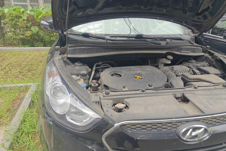 Used Hyundai ix35 2013 2.0L Automatic 2WD Comfort GL China IV Standard Engine Bay Right